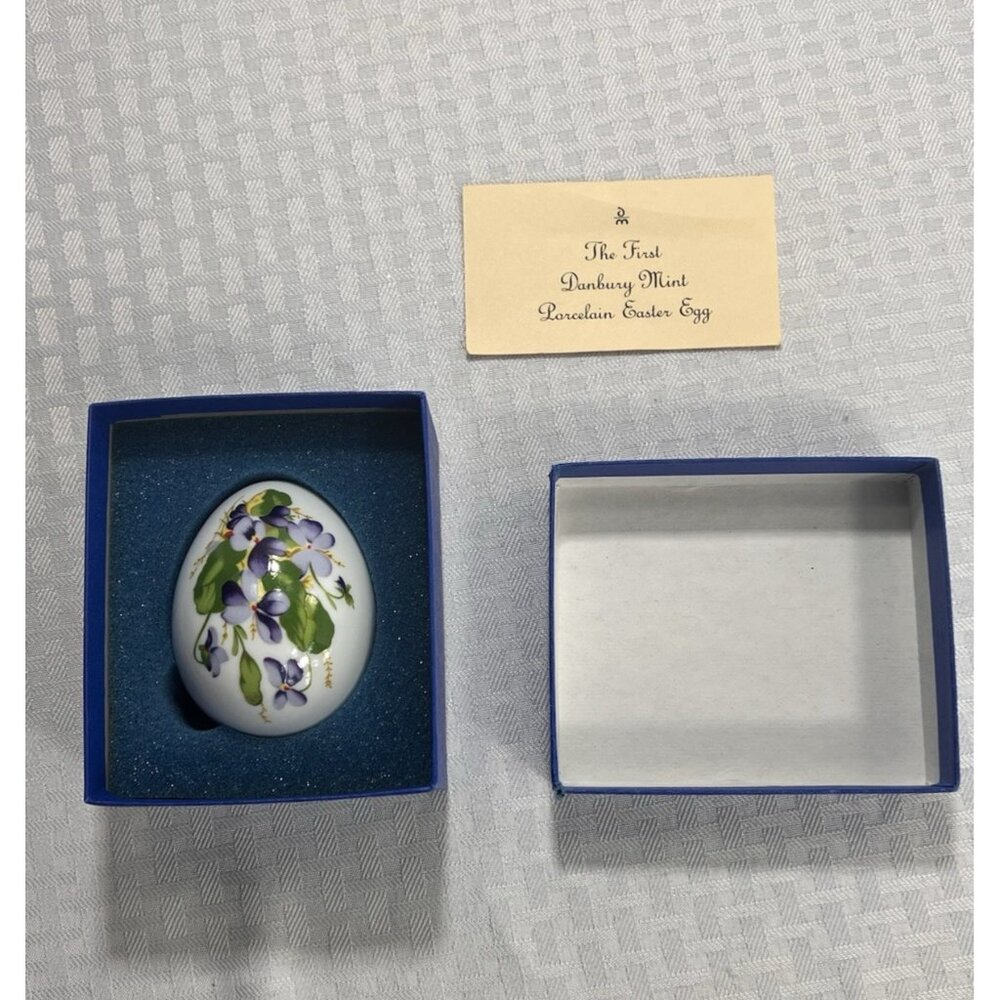 Vintage Danbury Mint Egg Trinket Box 1st Edition in orginal box D1435 Japan 1980